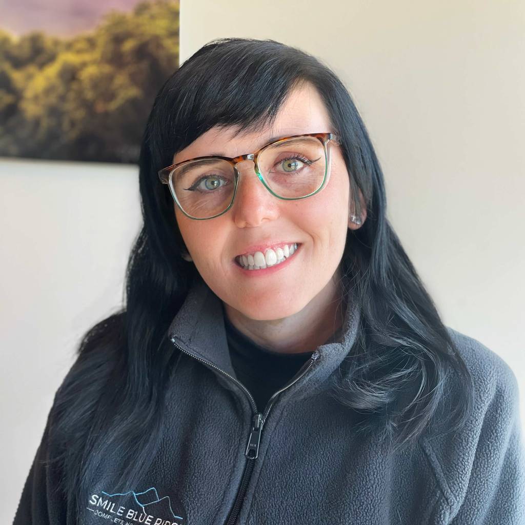 Ariel — Dental Assistant